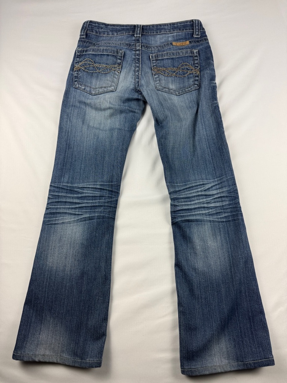 Cowgirl Tuff Bootcut Jeans – Size 27 (Excellent Condition) - Picture 3 of 13